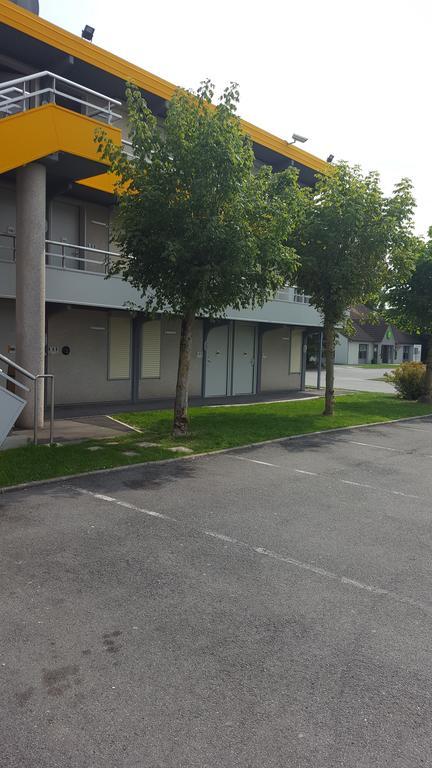 Premiere Classe Lille Sud - Seclin Exterior foto
